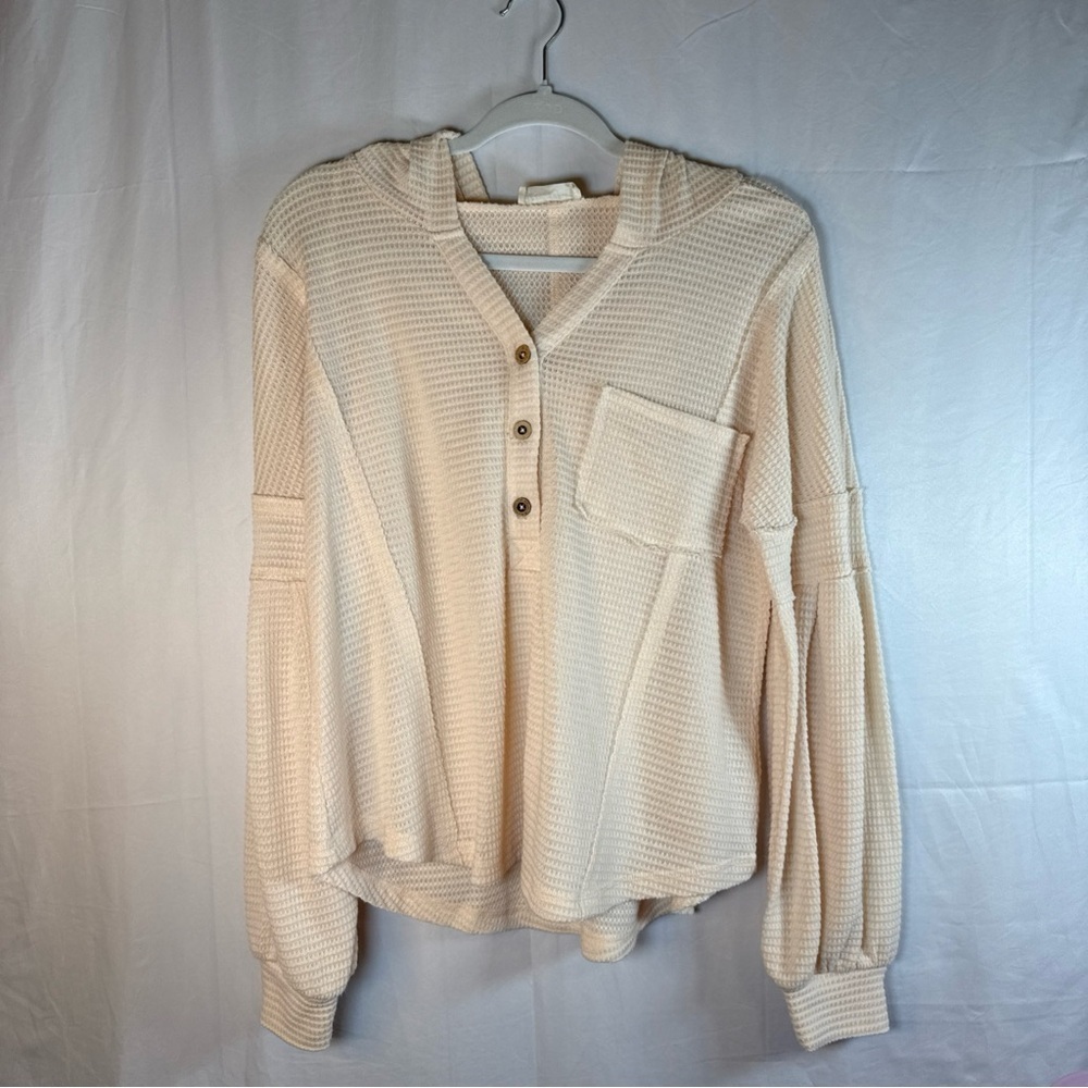 Elegant Cream Button Down Waffle Knit Top Size Medium NWOT